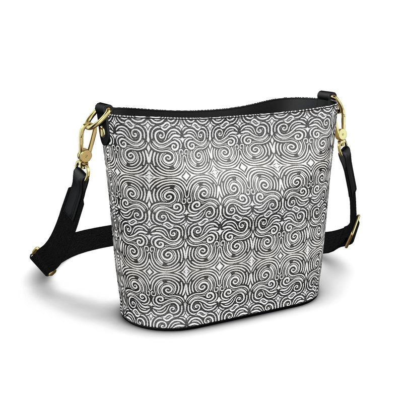 Life is Non-Linear: Penzance Large Leather Bucket Tote